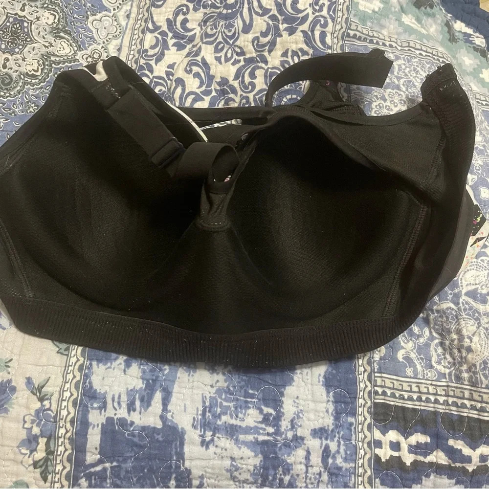 Victoria's Secret Incredible Geo Splatter Paint Max Support Sports Bra 34C - Picture 3 of 6